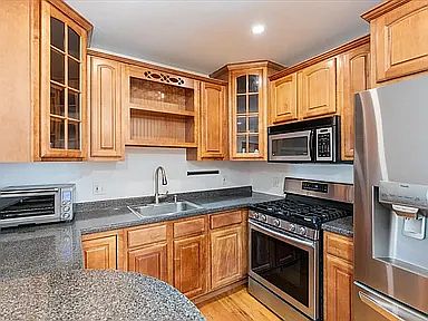2nd image of 21 Dorr St #B