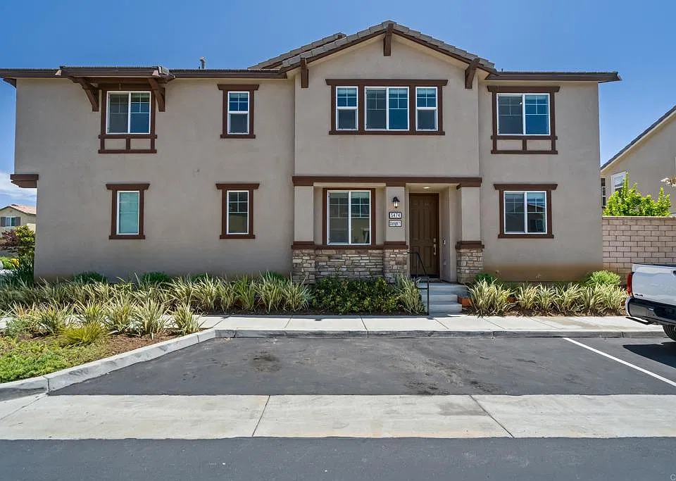 5474 Starlight Pl