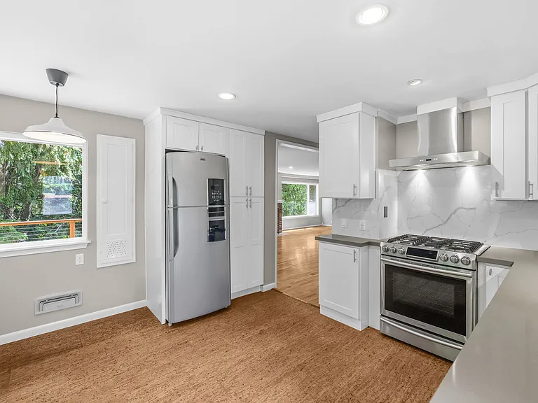 11954 Exeter Ave NE — Photo 6