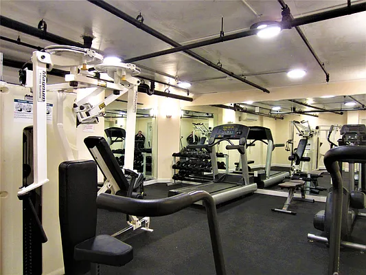 Rented by Ridgewood Capital NYC LLC | media 23