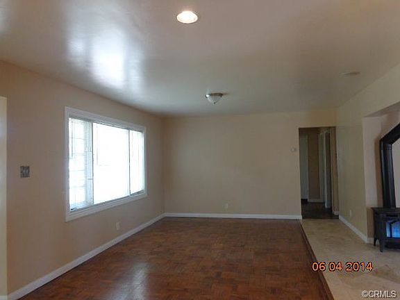 4th image of 3167 N Pico Ave