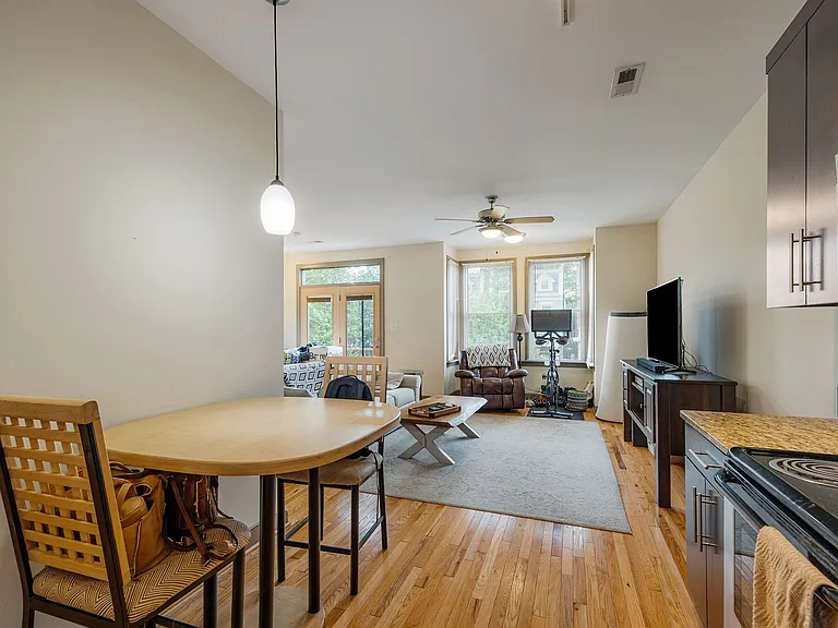 2620-2626 W Grace St — Photo 14