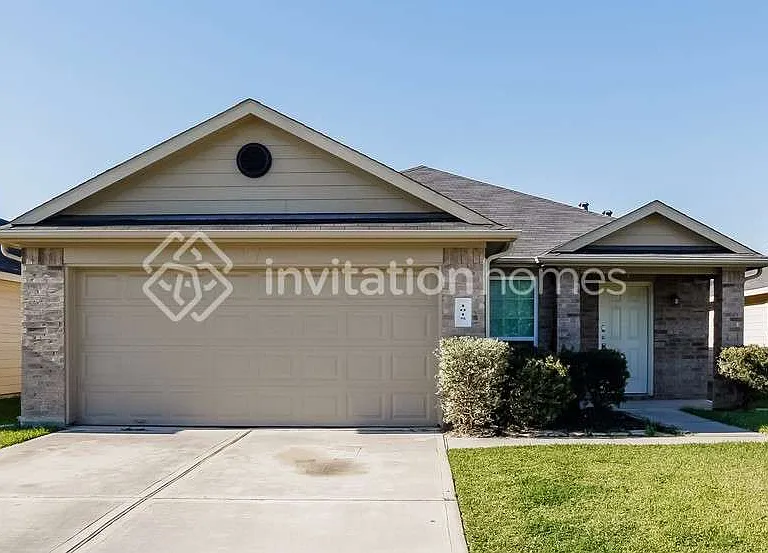1015 Doubletree Glen Dr — Photo 1