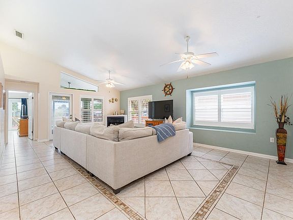 4th image of 835 SYMPHONY ISLES BOULEVARD