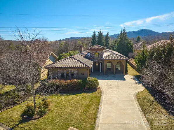54 Ocaso Dr, Asheville, NC 28806