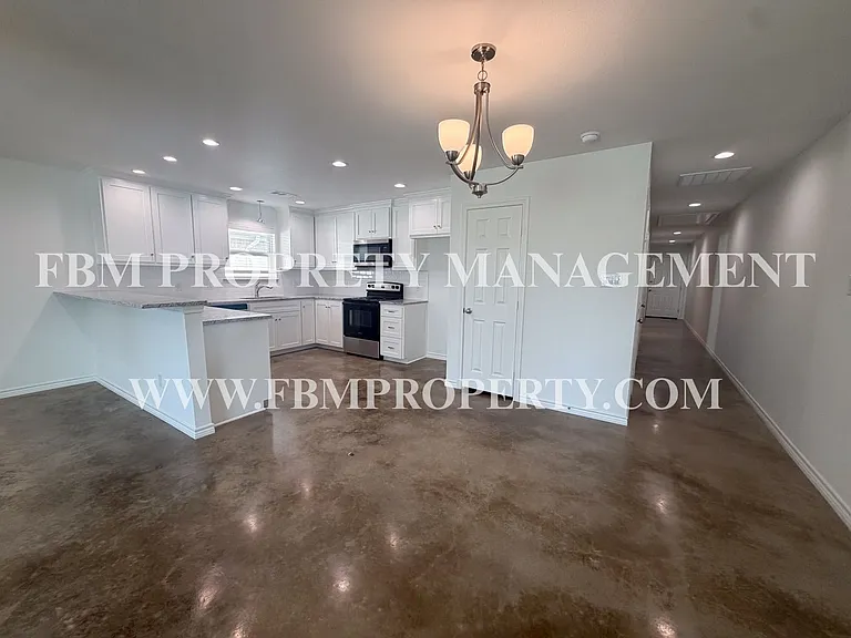 114 E Camden St - Brand New 2 Bedroom, 2 Bathroom Duplex Located in Rice, TX! — Photo 6
