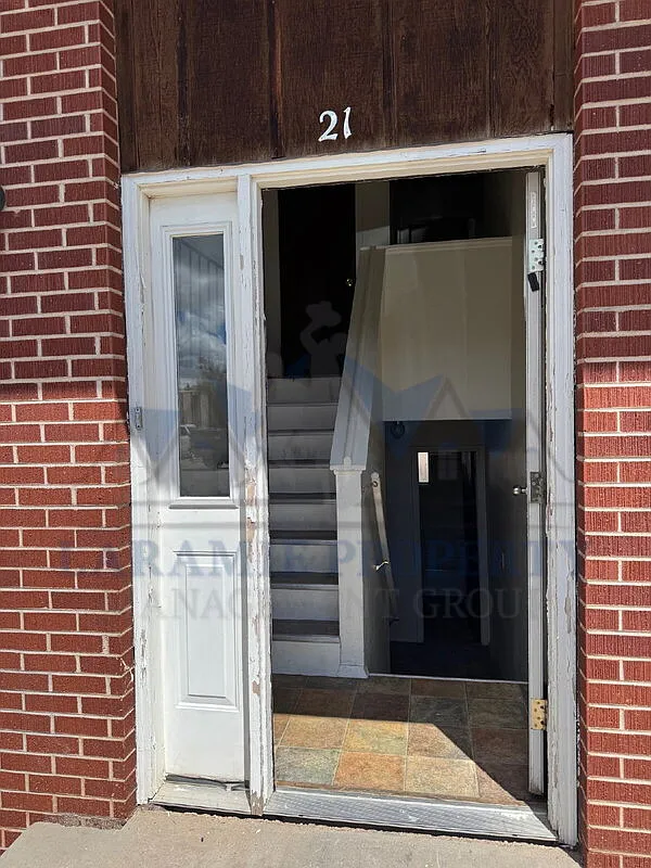 Building Photo - 714 Downey St #21