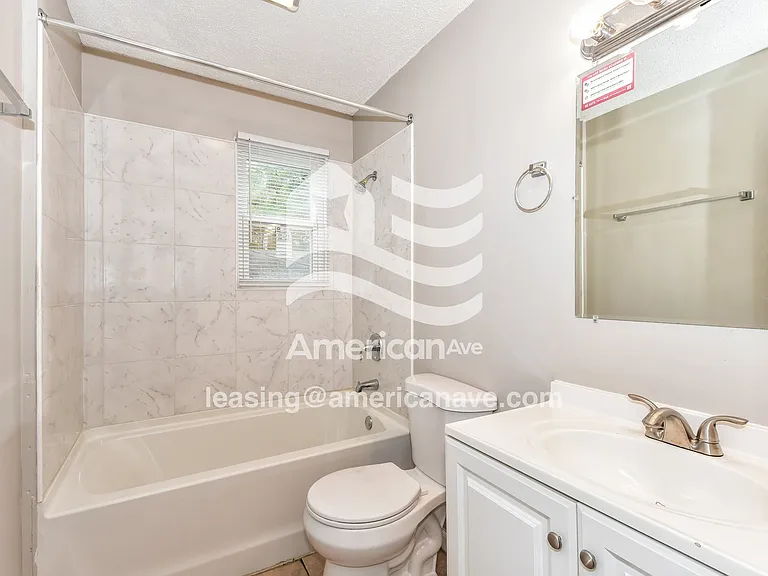 45256_008_main_bathroom_14061942.jpg