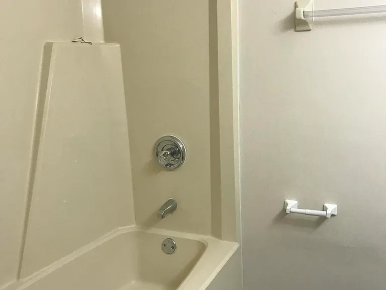 135 Seawind Dr — Photo 15