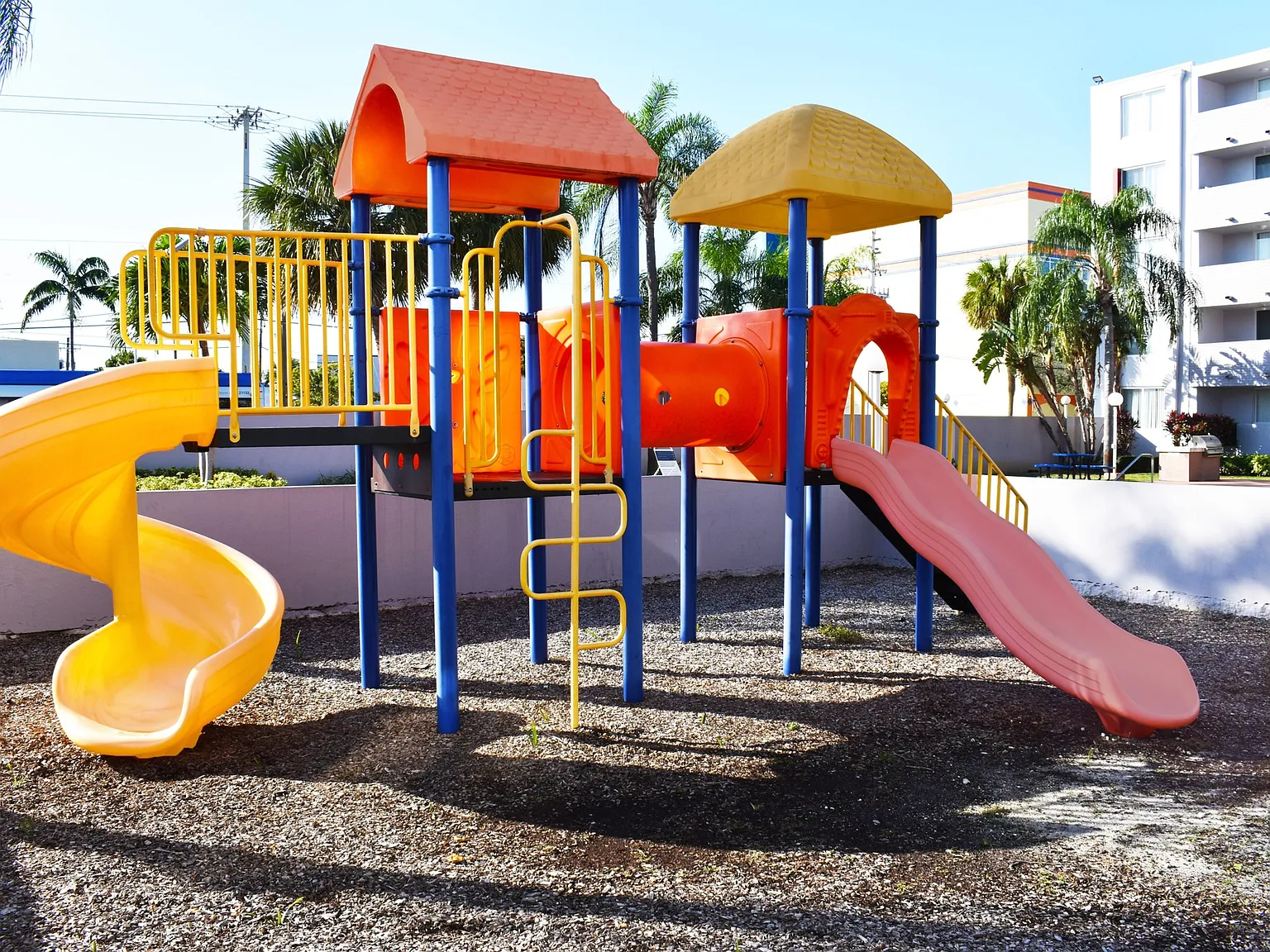 Suncoast Place Apartments — Photo 4