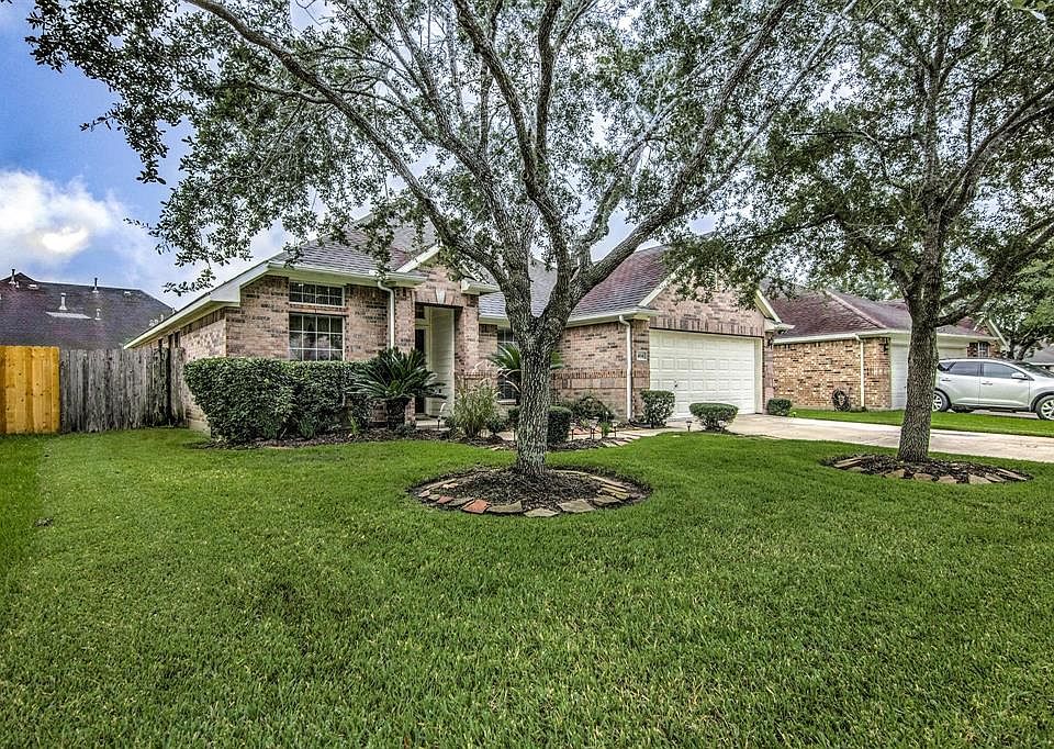 1st image of 4114 Laurel Woods Cir