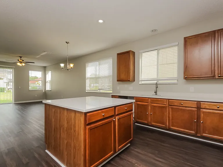917 Anchorage Ln — Photo 8