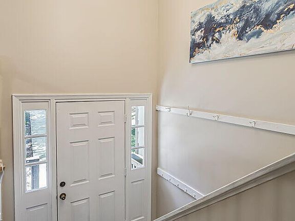 3rd image of 820 Nuttree Pl