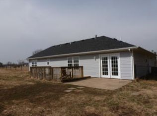 9890 E Shelly Ln, Centralia, MO 65240