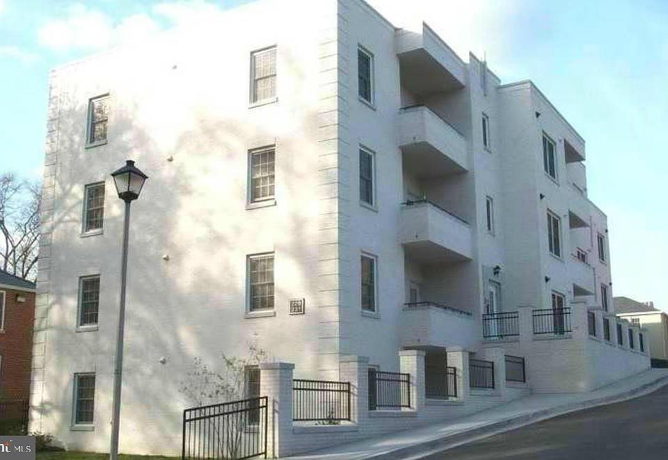 1st image of 229 N Thomas St Unit 201