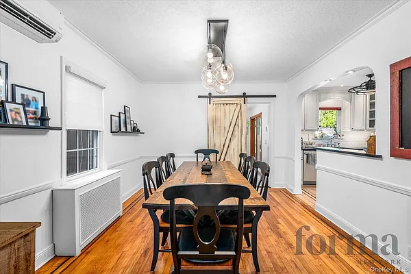 Sold by Forma New York LLC | media 8
