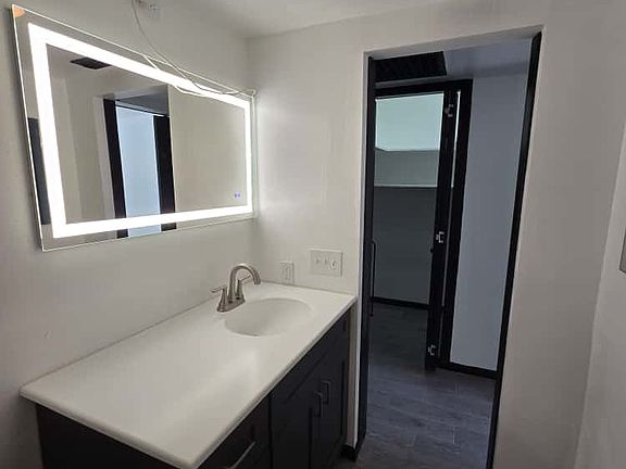 3rd image of 8401 N New Braunfels Ave APT 106A