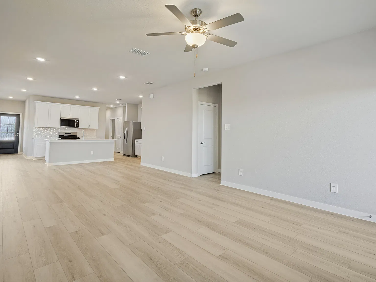 3 bed, 1498 sqft, $1,995 — Photo 4