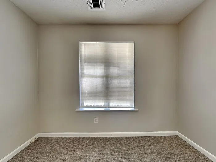 504 Edgewater Way — Photo 13