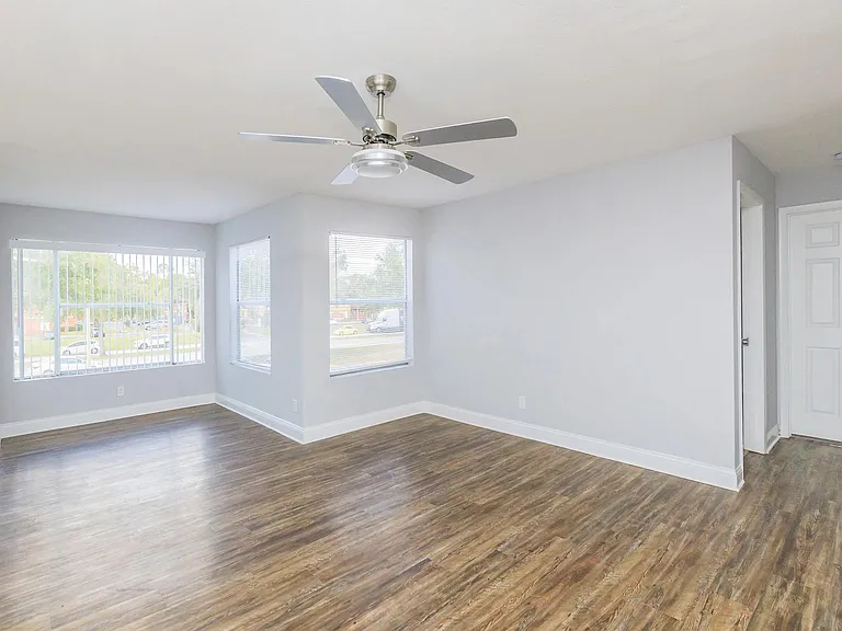 Walden Palms Apartments — Photo 19