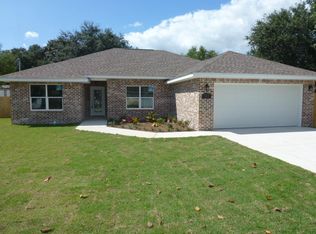 307 Friar Tuck Rd, Mary Esther, FL 32569