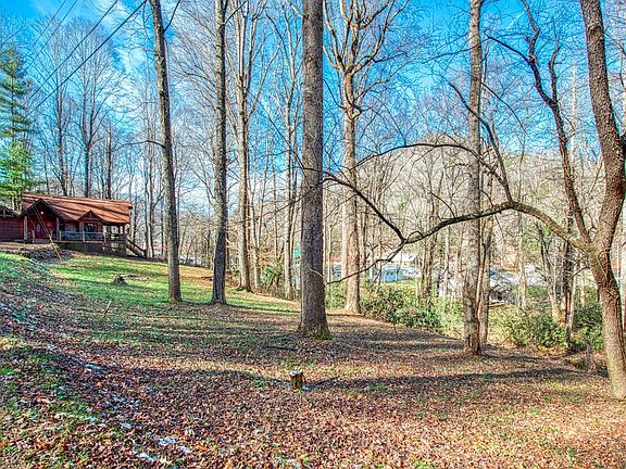 2nd image of 164 Woodfern Dr