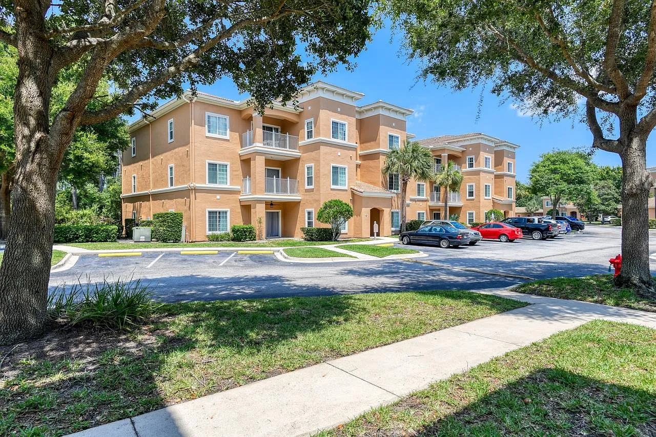 2 bed, 2.0 bath, 1181 sqft, $1,650 — Photo 1