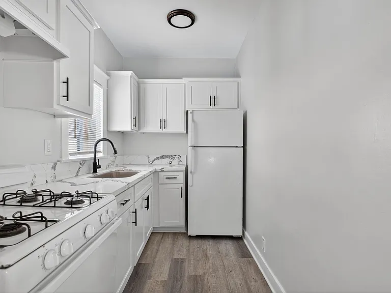 905 Cherry Ave. — Photo 8