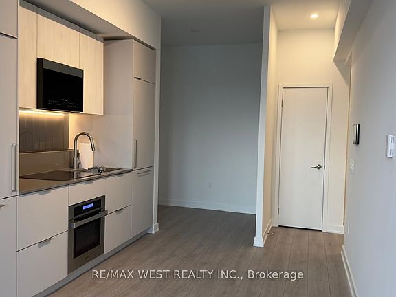 2nd image of 1 Fairview Rd E #615