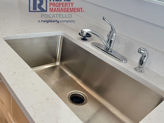 5th image of 5405 Park Lawn Dr #104