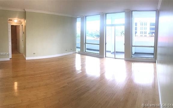 3rd image of 700 Biltmore Way APT 306