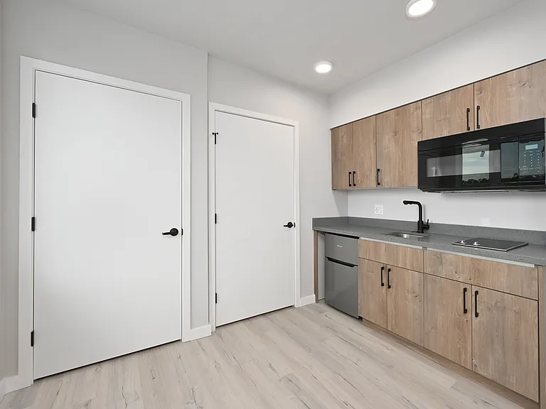 Clara Apartments — Photo 61