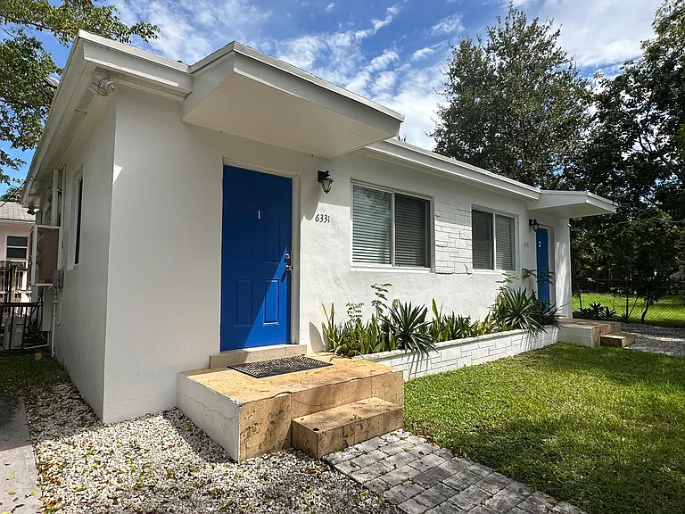 6331 NE 4th Ct — Photo 14