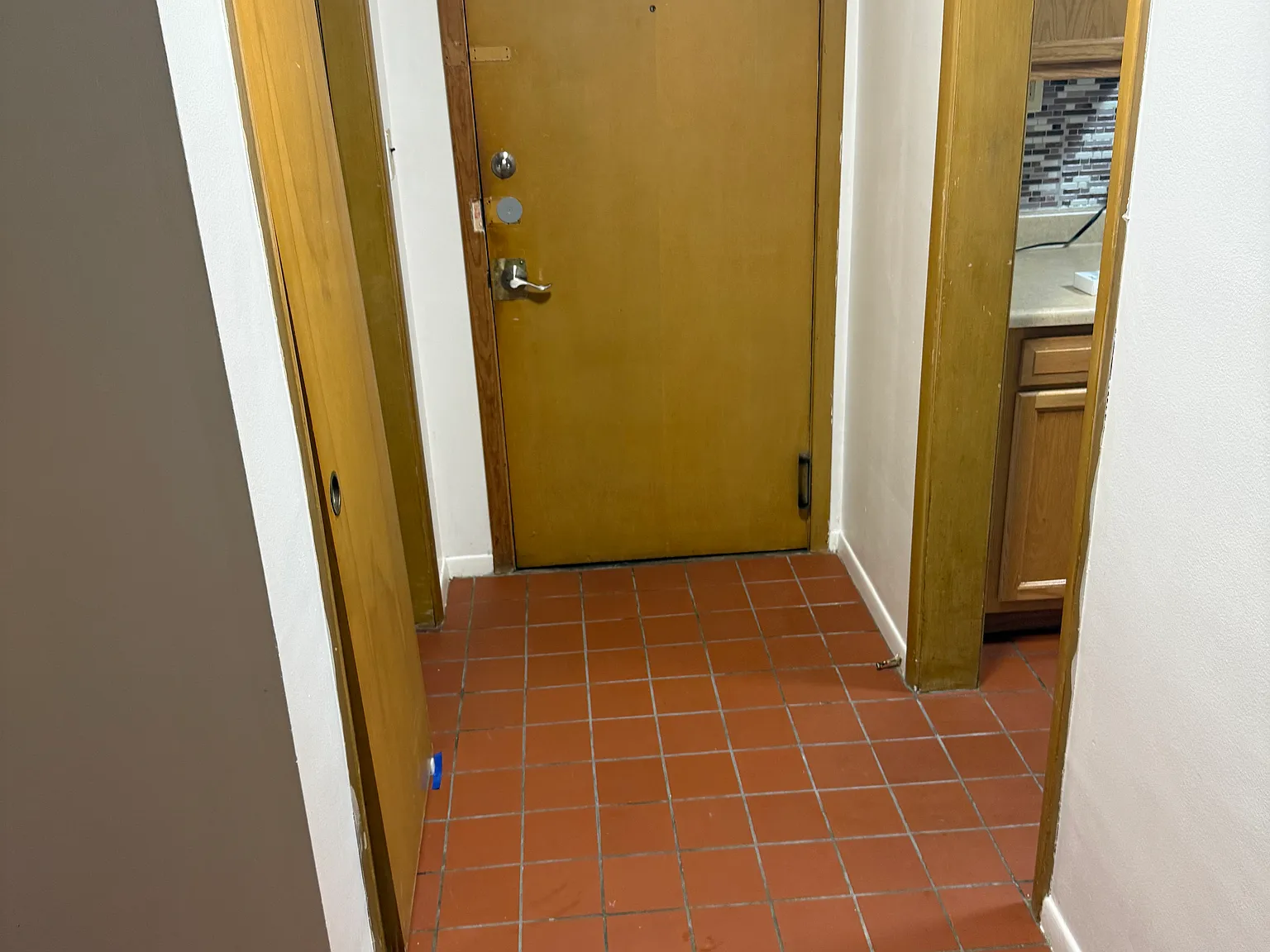 2545 Kenilworth Rd — Photo 2