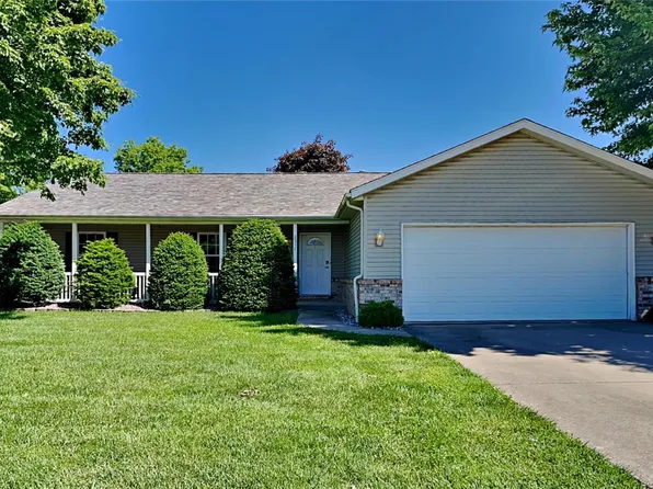 2337 Coniferous Dr, Shiloh, IL 62221