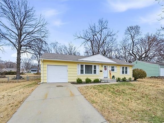 2nd image of 6517 Melrose Ln