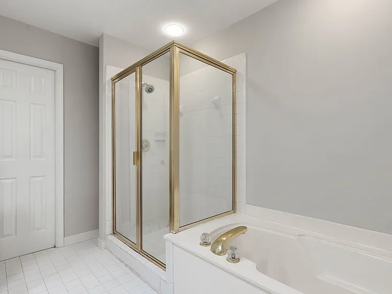 2031 Stone Brook Dr — Photo 24