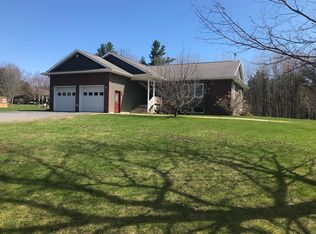 586 Rand Hill Rd, Morrisonville, NY 12962