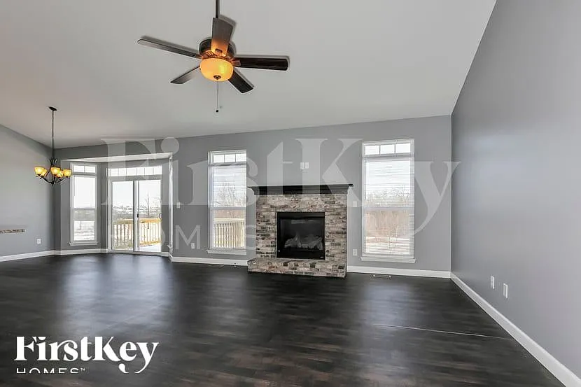 4 bed, 3.5 bath, 1804 sqft, $2,845 — Photo 4