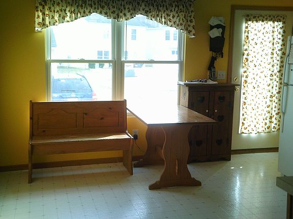 Eat-in space in kitchen.