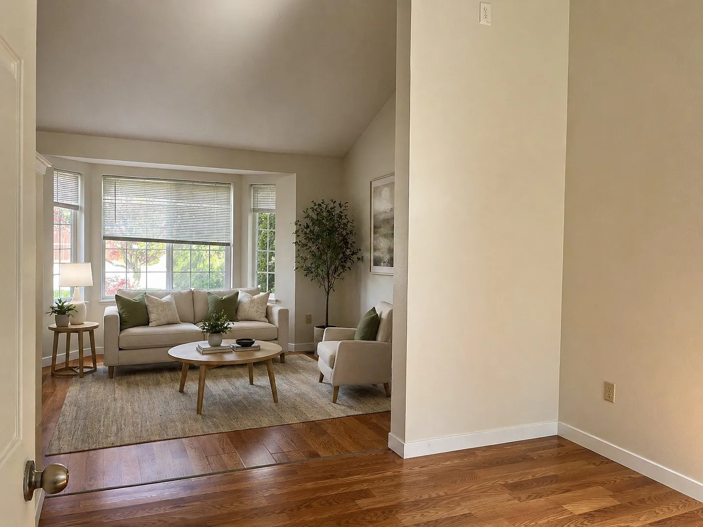 3 bed, 2.5 bath, 1570 sqft, $3,000 — Photo 2