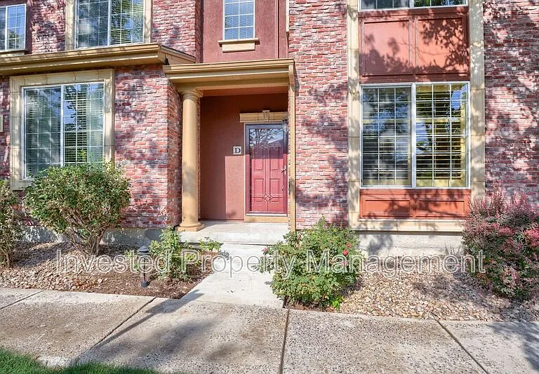 9531 Cedarhurst Ln #D — Photo 2