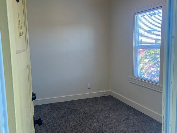 4th image of 705 Winslow St #3