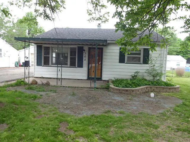 305 Prairie St photo 1