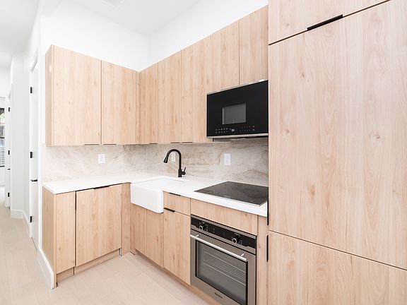 5th image of 47 Saint Marks Pl APT 1W