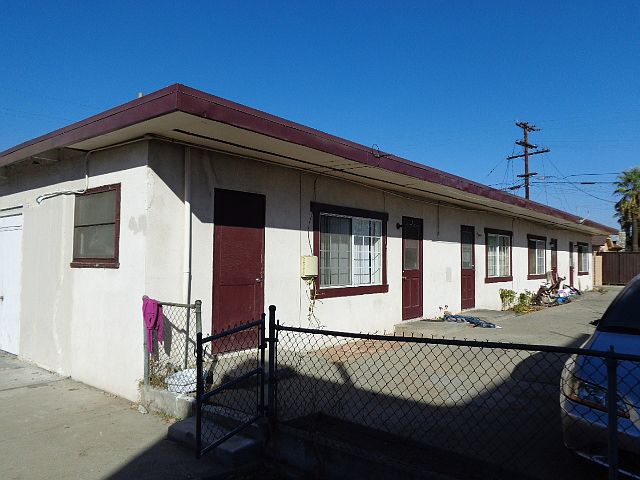 1st image of 123 N Cypress Ave