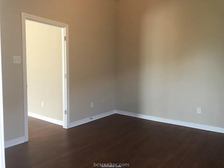 921 Windmeadows Dr — Photo 15