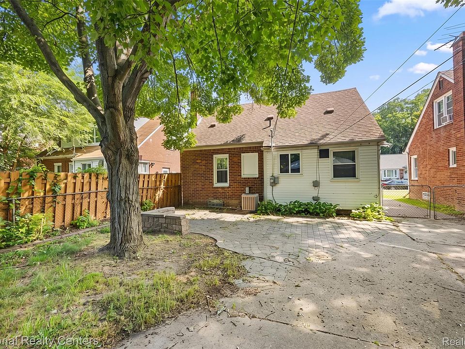 650 Arlington St, photo 27