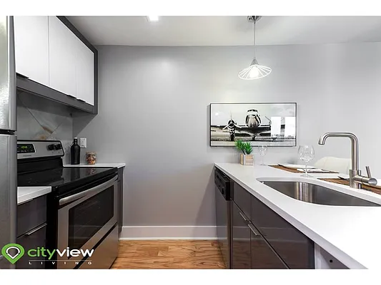 Rented by City View Living | media 10