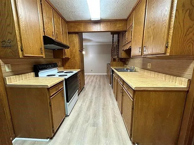 270 Ferndale Ln — Photo 10